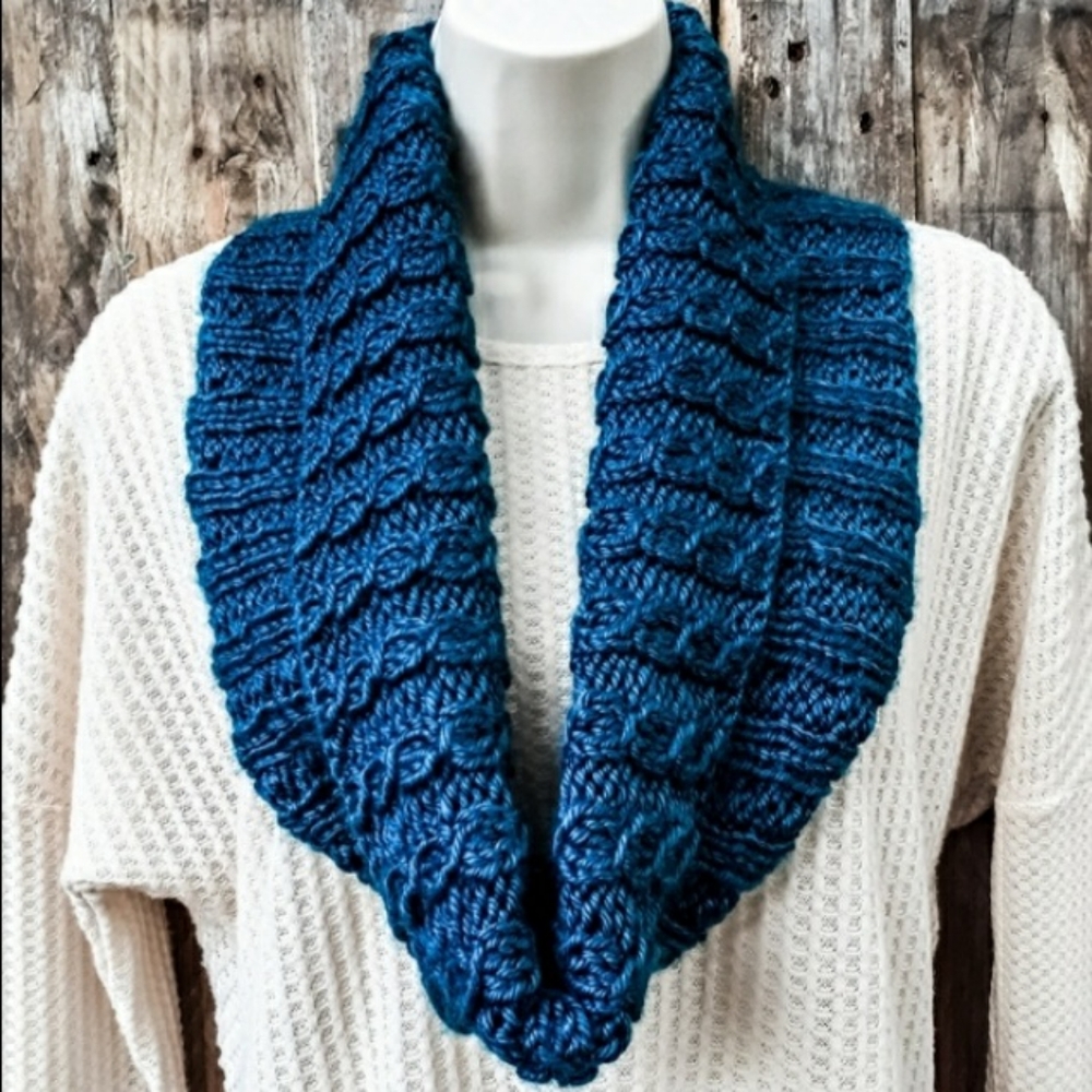 Handmade Chunky Knit Infinity Scarf Sapphire Blue